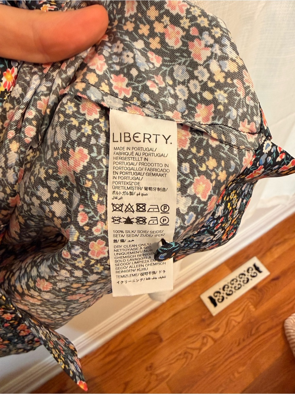 Liberty Phoebe and Jo short puff sleeve 100% silk shirt - Picture 4 of 8